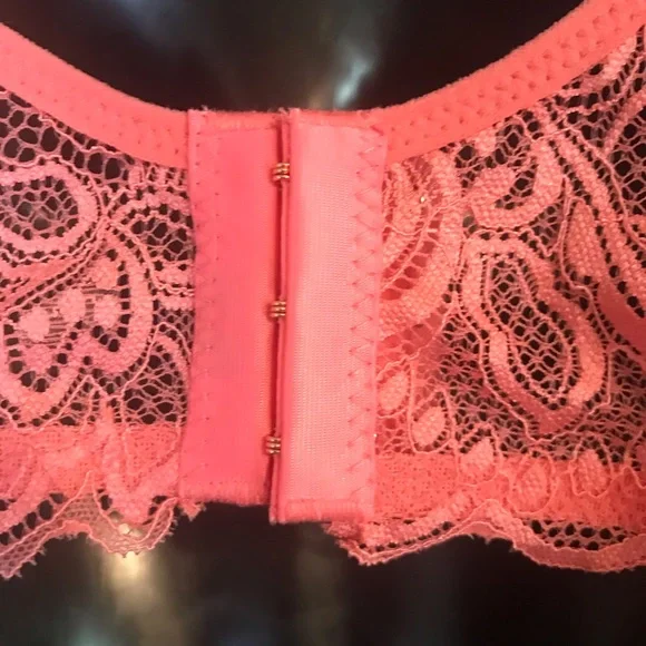 NWT Lace Bra And Panties Set- 34B - Picture 10 of 11